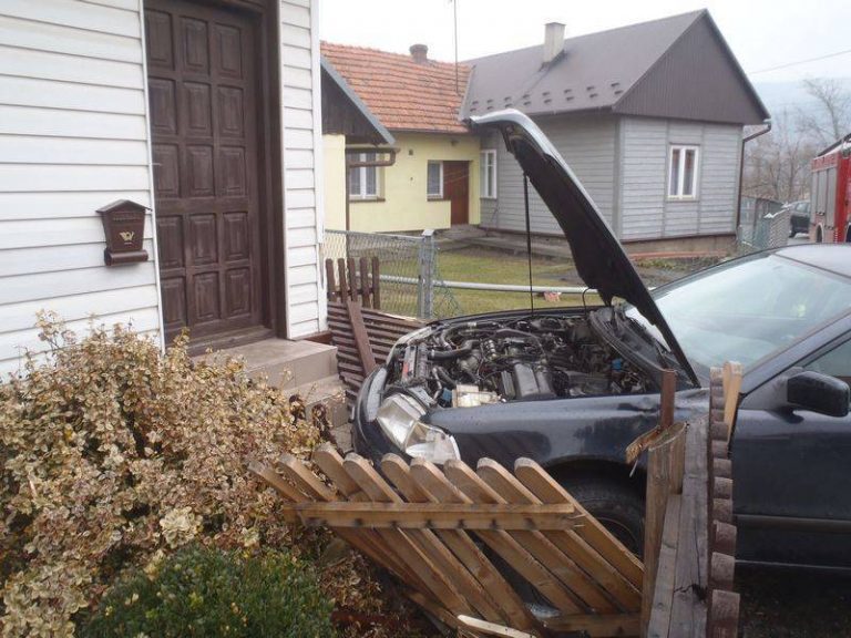 Barcice: volvo prawie wjechało do domu