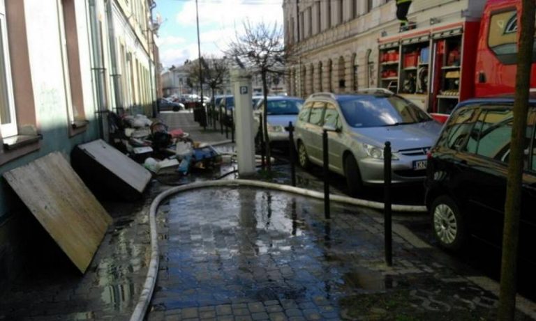 Nowy Sącz: pożar w kamienicy. Dwie kobiety w szpitalu