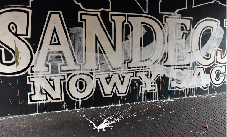 Wandale zniszczyli mural Sandecji na „Pekinie”