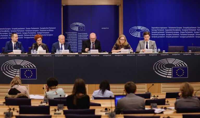 Czy nadal potrzebujemy Komisji Europejskiej, która służy umacnianiu monopoli?
