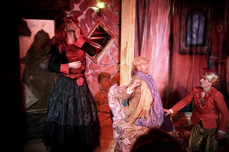 Spektakl „Śnieżka. Historia odwrócona” w Teatrze Nowym
