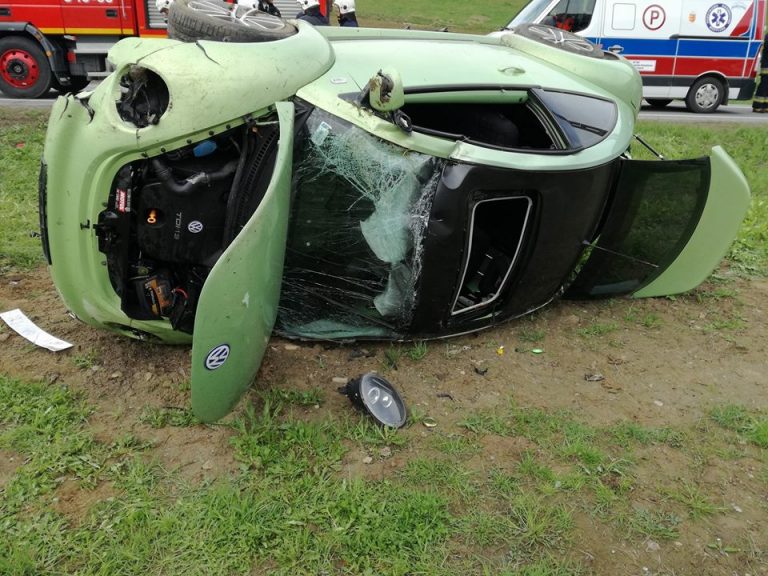Nowa Wieś, Barcice: Mercedes w rowie, Volkswagen dachował