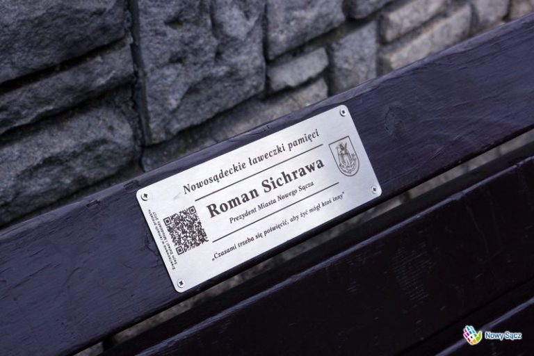 Nowy Sącz: Gabrysia i Kuba zrealizowali projekt: „Ławeczki Pamięci”