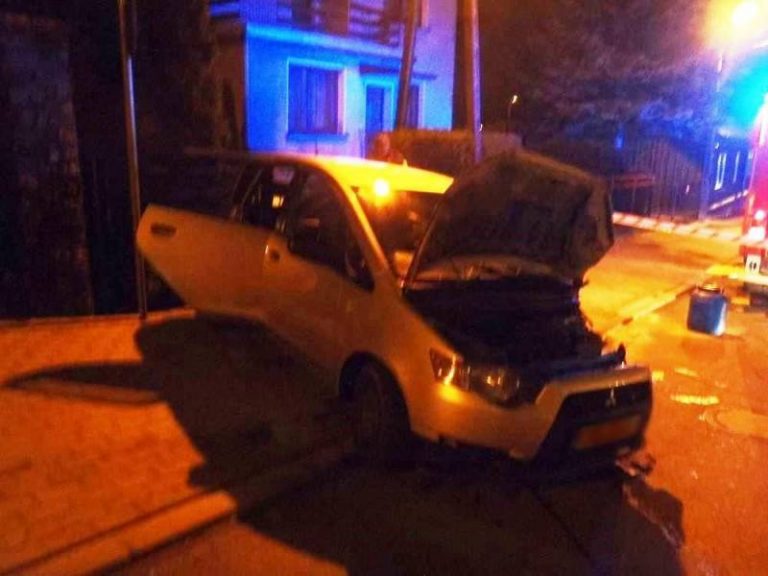Nowy Sącz: auto wjechało w słup