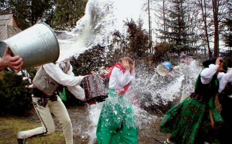 Śmigus dyngus – skąd się wziął ten zwyczaj?