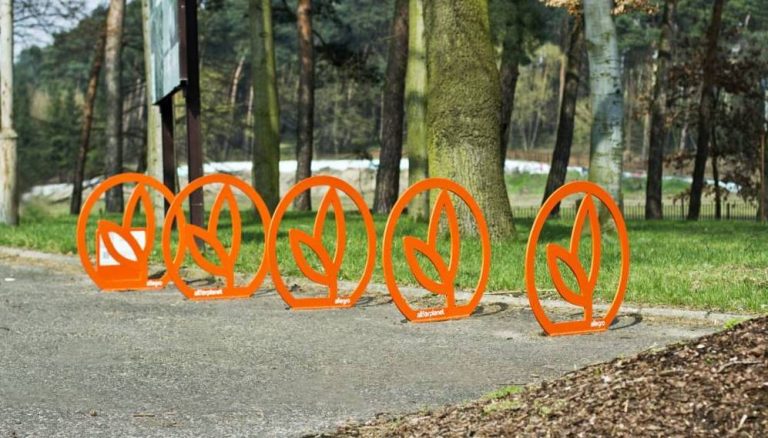 Sądeczanie wykręcili dla swojego miasta stojaki na rowery!