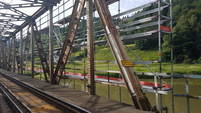 Muszyna: rozpoczął się remont mostu kolejowego