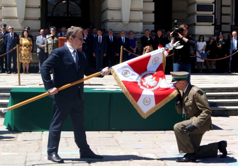 Nowy Sącz: sztandar i … imię dla Karpackiego Oddziału Straży Granicznej