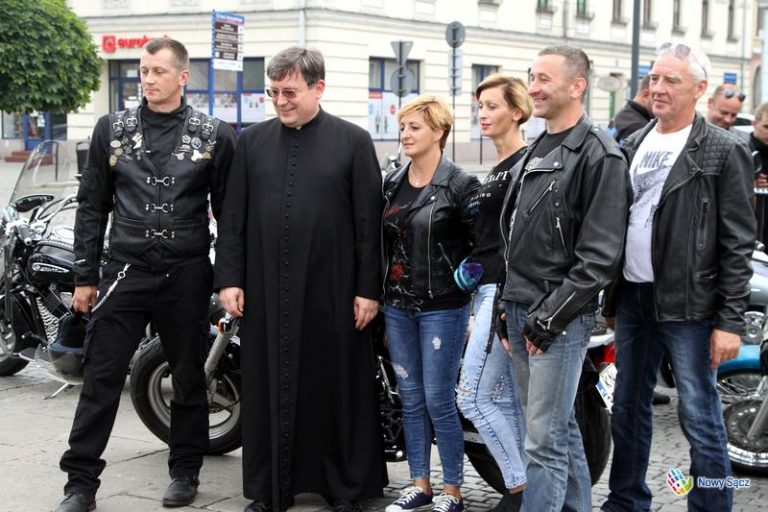Poświęcenie ryczących smoków na sądeckim rynku