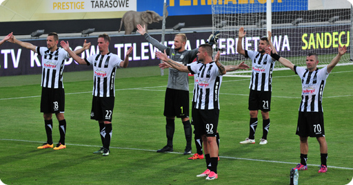 Pierwsza porażka Sandecji. W dziesiątkę przeciwko Mistrzom Polski