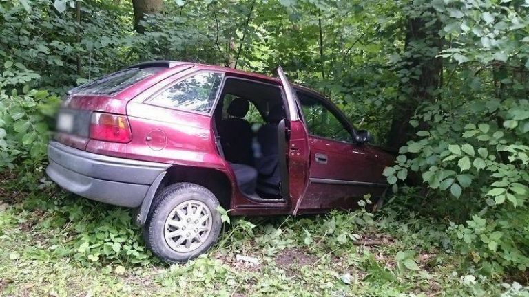 Krużlowa Wyżna: trzy osoby w szpitalu, dwa auta rozbite