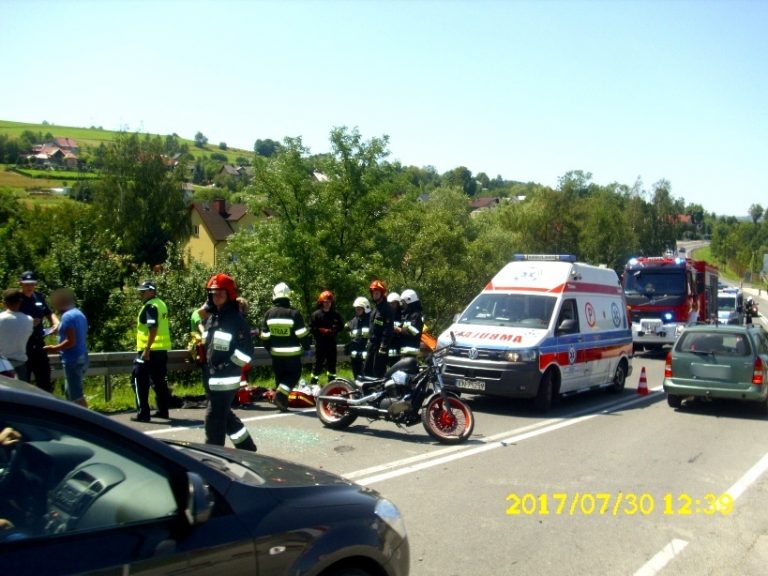 Biała Niżna: zderzenie Volkswagena z motocyklem. Jedna osoba w szpitalu