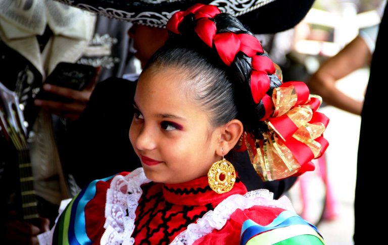 Fruwające sombrera i suknie jak motyle – dzień meksykańsko – podhalański