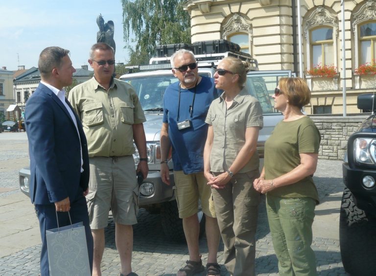 Jadą po autentyczność z Nowego Sącza do Albanii