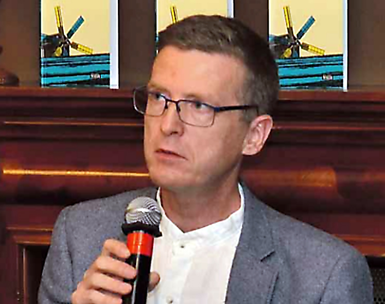 Przygarnij posła! Profesor Wojciech Kudyba już to zrobił