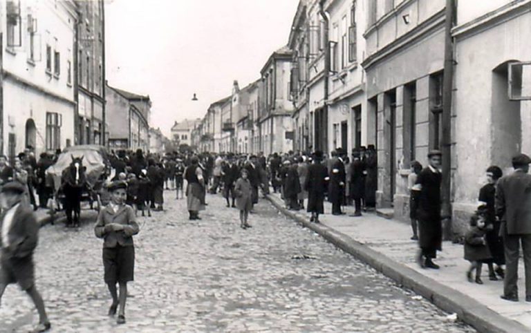 Historyczny spacer w rocznicę likwidacji sądeckiego getta