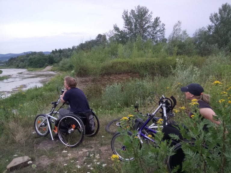 Handbajkowa rozgrzewająca ósemka