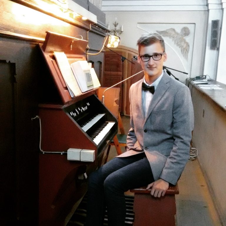 Kosarzyska: Kacper Kulig – organista, maturzysta