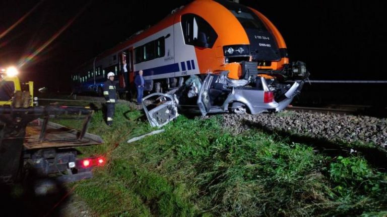 20-latek wjechał pod pociąg. Zginął na miejscu