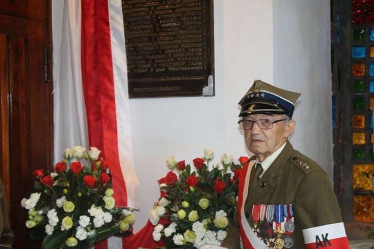 Sądeczanie odsłonili tablicę pamięci ofiar II wojny światowej w Tęgoborzu