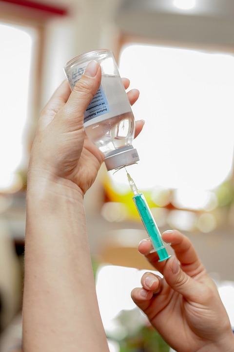 Nowy Sącz: darmowe szczepienia dla seniorów – przeciw grypie