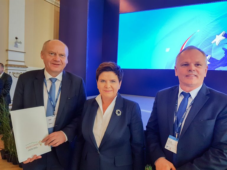 Newag ufundował stypendia dla młodych, zdolnych sądeczan