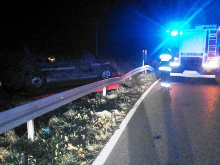 Nowy Sącz, ul. Barska: dachowanie samochodu osobowego