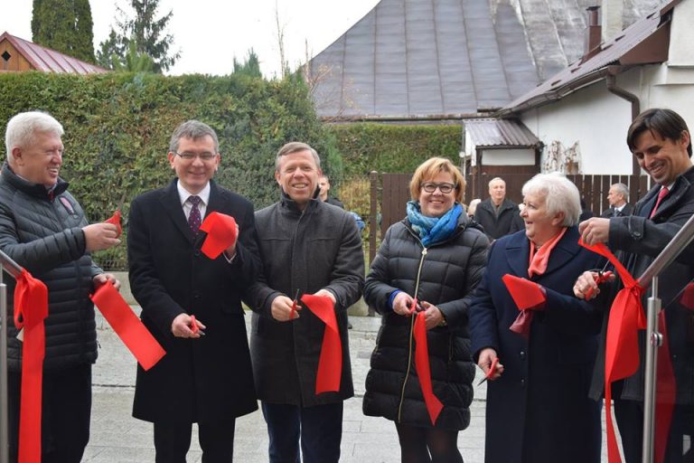 Stary Sącz: wojewoda otworzył nową siedzibę Ośrodka Pomocy Społecznej