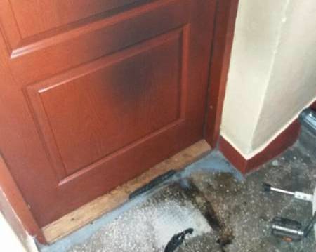 Nowy Sącz, ul. Grota-Roweckiego: przed jednym z mieszkań ktoś podpalił wycieraczkę