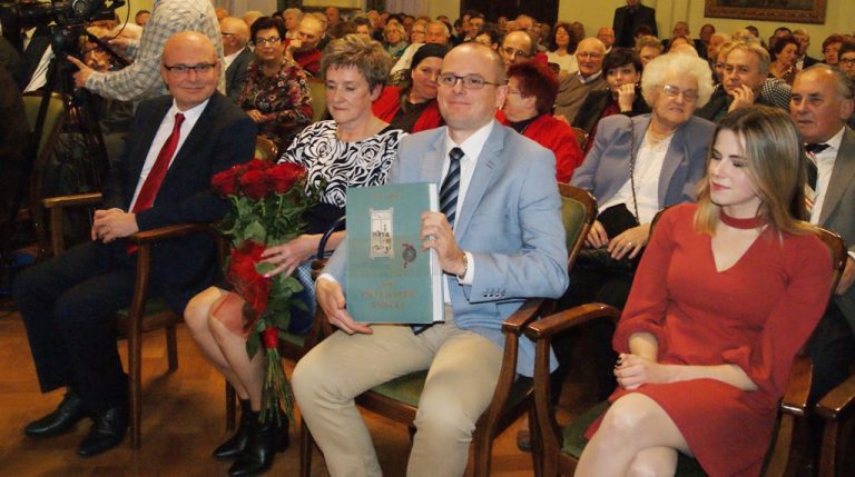 Dzieło swego życia Jerzy Leśniak pisał z miłością do Nowego Sącza. Promocja *Nowej Encyklopedii Sądeckiej*
