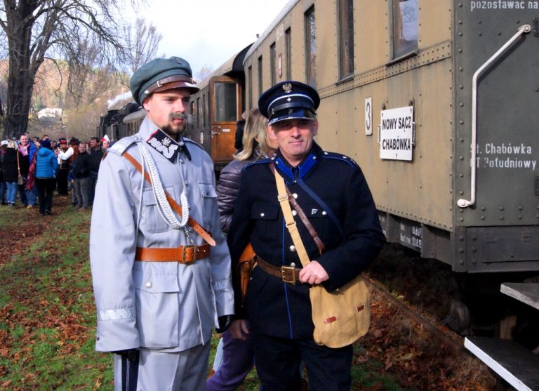 Józef Piłsudski pojechał pociągiem retro z Nowego Sącza do Chabówki