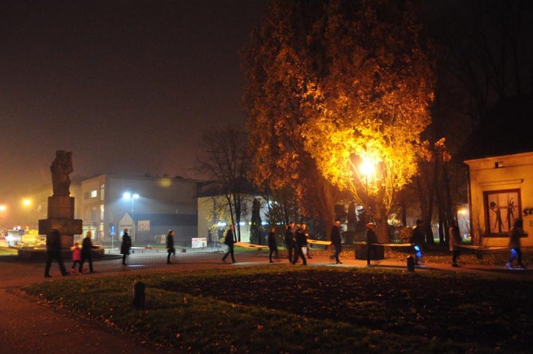 Nowy Sącz: osobliwy pochód na Plantach, o którym *On tylko wiedział*
