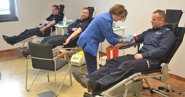 Płynie w nich szlachetna krew! 12 litrów życiodajnego płynu z Nowego Sącza uratuje komuś życie