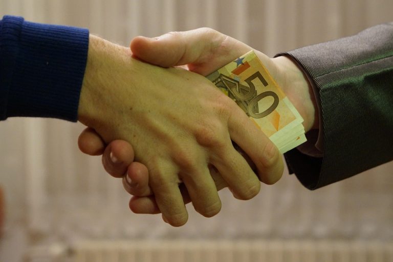 Kup pan Roma za 50 centów czyli… jak stracić szansę w wyborach przez uczciwość