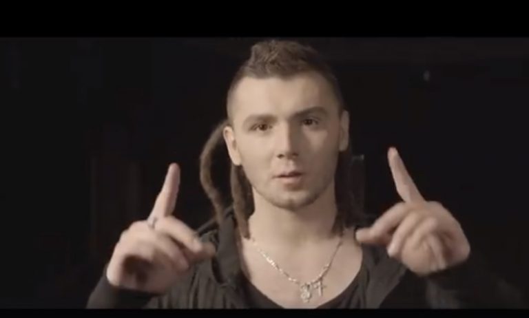 Kamil Bednarek zaprasza na Sylwestera do Chełmca
