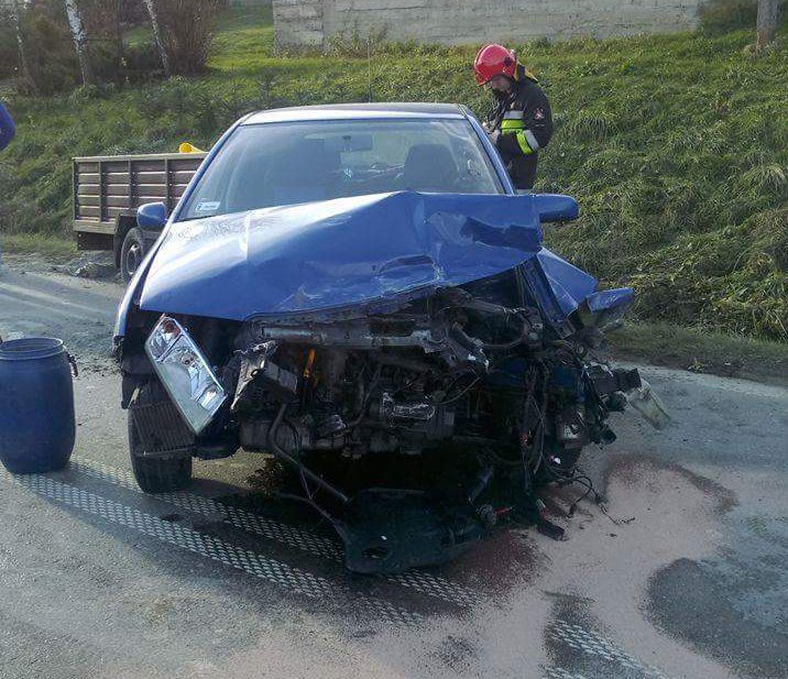 Z ostatniej chwili: w Łęce zderzyły się dwa samochody. Dziecko trafiło do szpitala