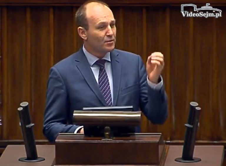 Poseł przeprowadzi kontrolę w sądeckim ratuszu. Martwi się o demokrację…