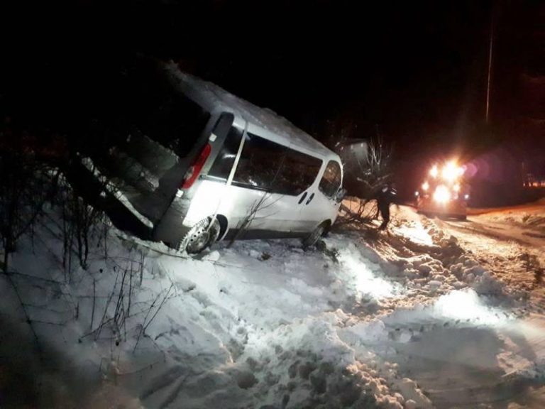 Sucha Struga: bus wypadł z drogi.