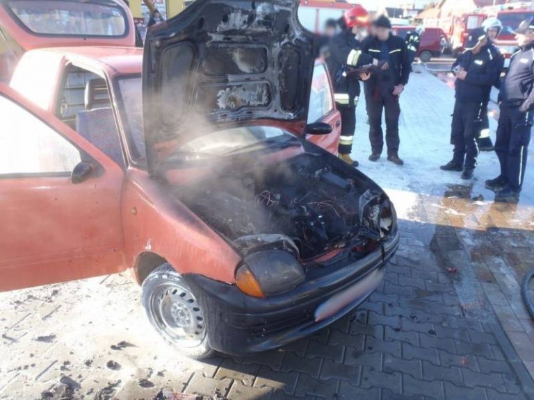 Gołkowice Górne: na parkingu płonął samochód osobowy