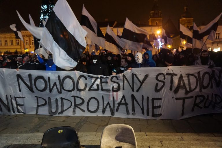 Kibice Sandecji protestują. Nie będzie dopingu, flag i Kibiców na prezentacji drużyny
