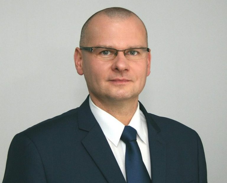 Wariant partyjny odchodzi do historii