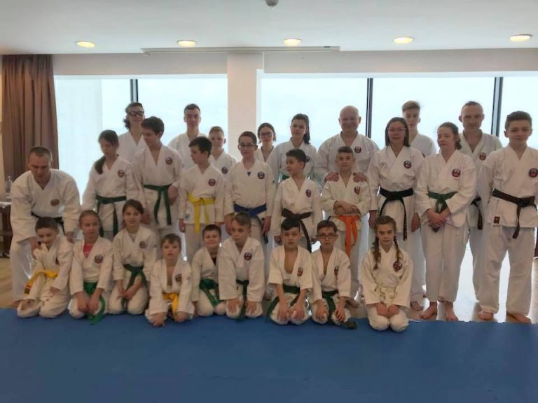 Nowosądecki Klub Okinawa Karate na zgrupowaniu. Działają z sukcesami