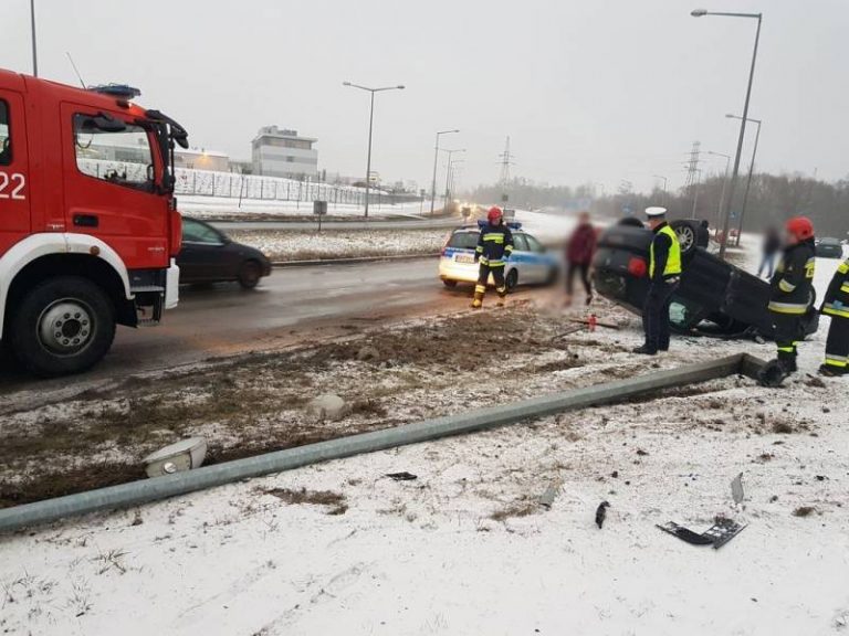 Nowy Sącz: na Alejach Piłsudskiego dachowało *Polo*