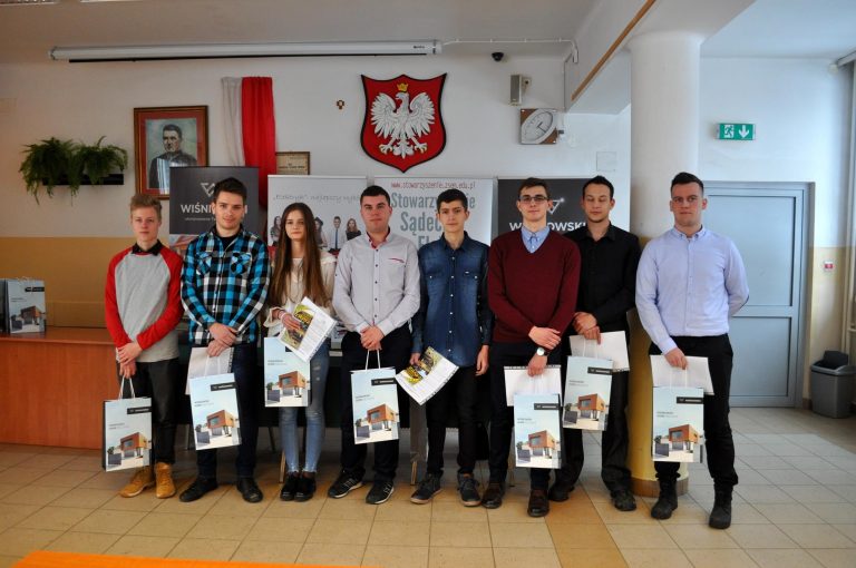 Stypendia od Wiśniowskiego rozdane. W sądeckim elektryku zrealizują innowacyjne projekty