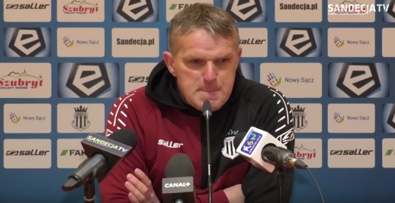Trener Sandecji po porażce z Zagłębiem: Piłka jest brutalna! [Wideo]