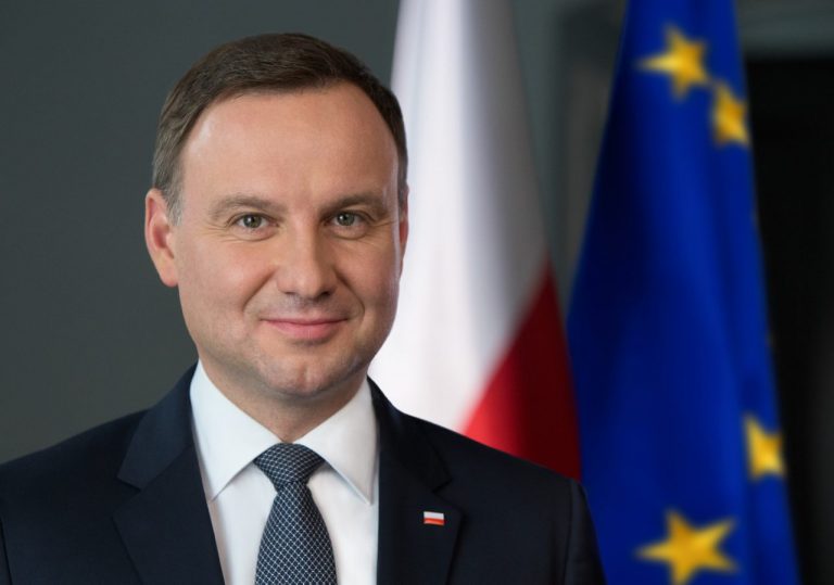 Zmiana miejsca spotkania mieszkańców z prezydentem Polski Andrzejem Dudą