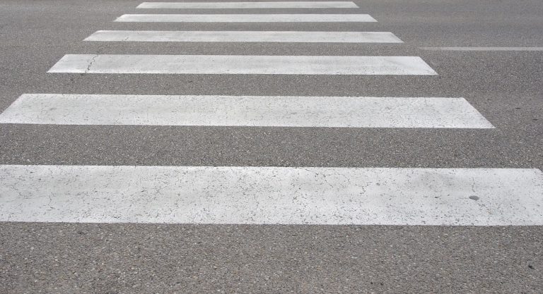 Limanowszczyzna: potrącenie dwóch pieszych. Obie trafiły do szpitala