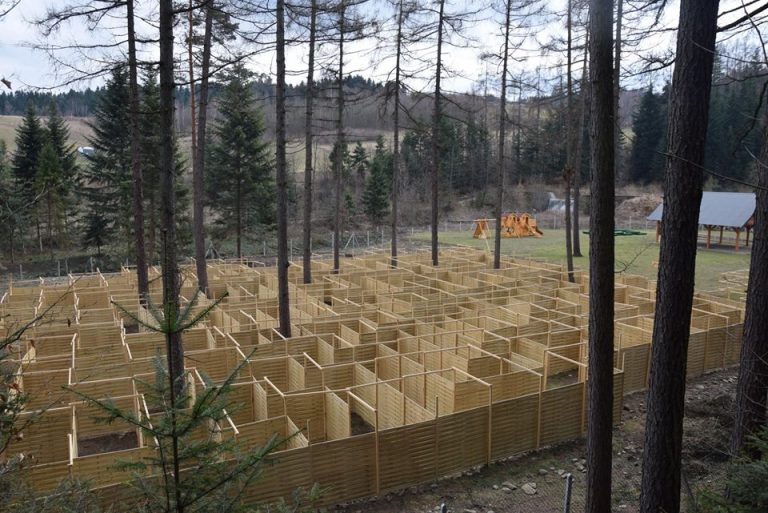 Skrudzina: trwa budowa tajemniczych labiryntów. Już wiemy co to będzie