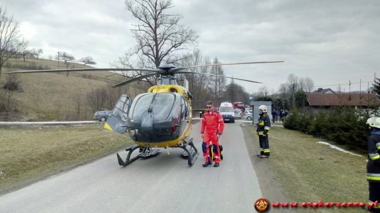 Dramat w drodze z rekolekcji. Dziecko wysiadło z autobusu, a później wpadło pod nadjeżdżające auto