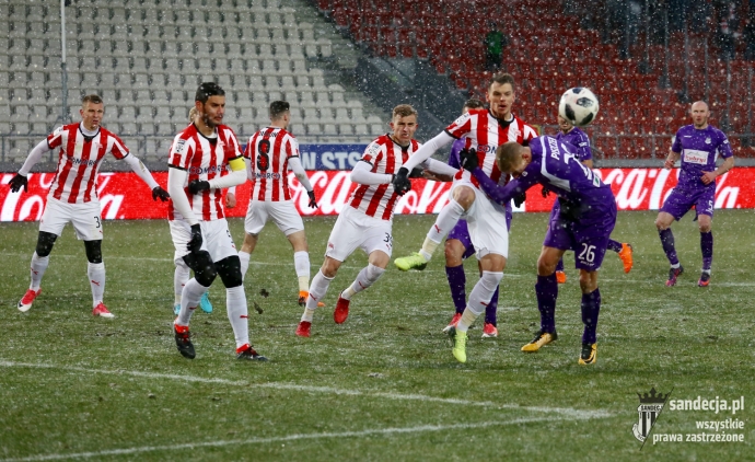 Trener Sandecji po porażce z Cracovią: „Nie można się przełamać grając w taki sposób”